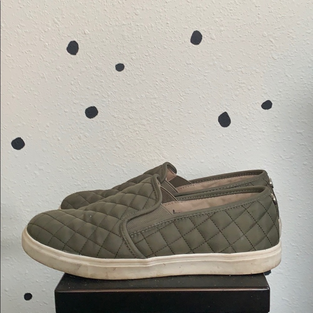 Green quilted slip-on sneakers